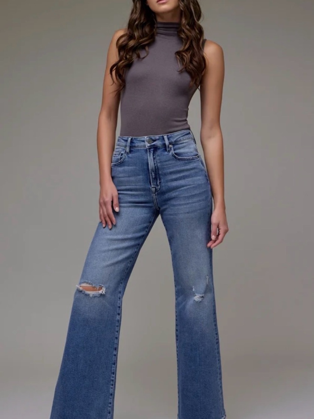 Mid-Rise Wide Leg Distressed Jeans in Blue